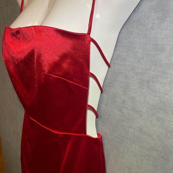 Superdown Mini dress with side slits - Picture 8 of 8